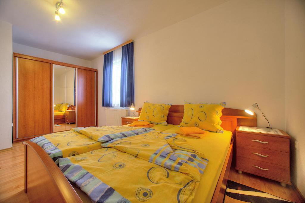Apartments Peran Šibenik Oda fotoğraf