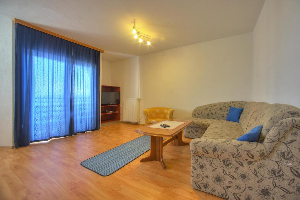 Apartments Peran Šibenik Oda fotoğraf