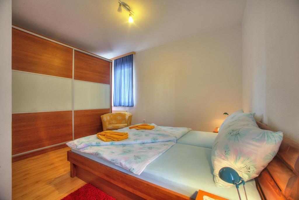 Apartments Peran Šibenik Oda fotoğraf